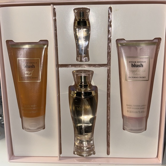 Victoria's Secret Other - RARE VICTORIA SECRET 4PCS DREAM ANGELS BLUSH SET